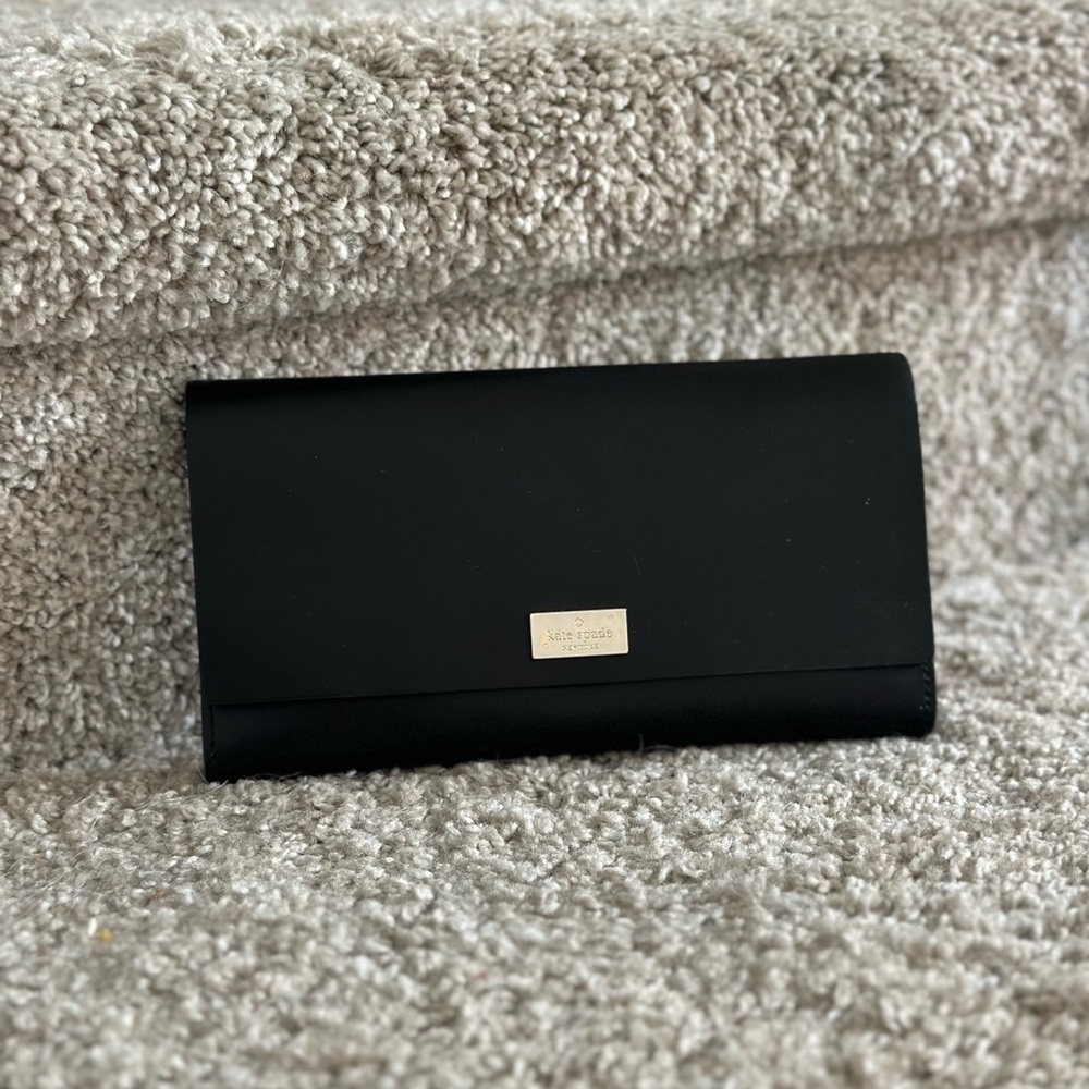 Kate Spade Smooth Black Leather Wallet Sleek Minimalist Design
